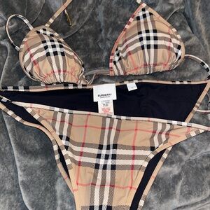2 piece Burberry swimsuit 👙